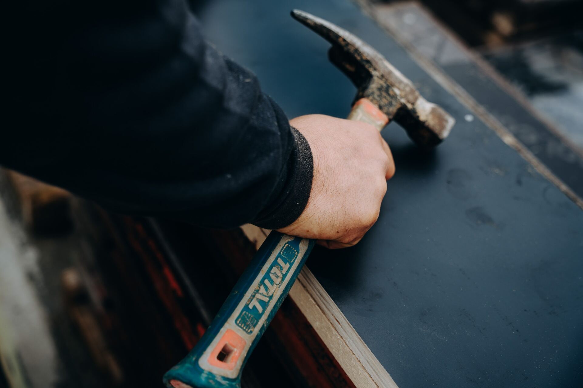 Krojer Bau – Hammerarbeiten auf dem Dach