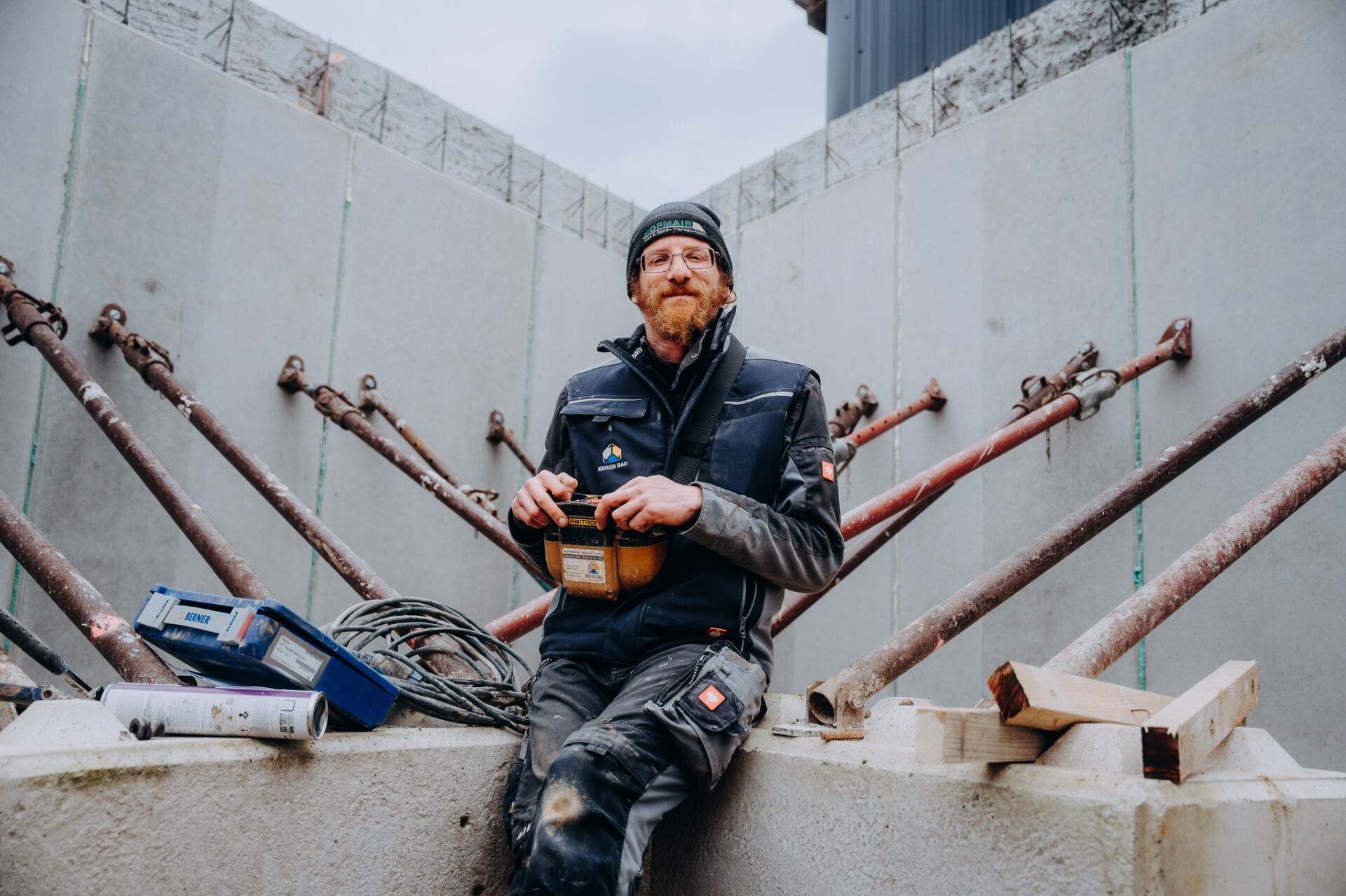 Mitarbeiter von Krojer Bau bei der Arbeit – Teamporträt 7