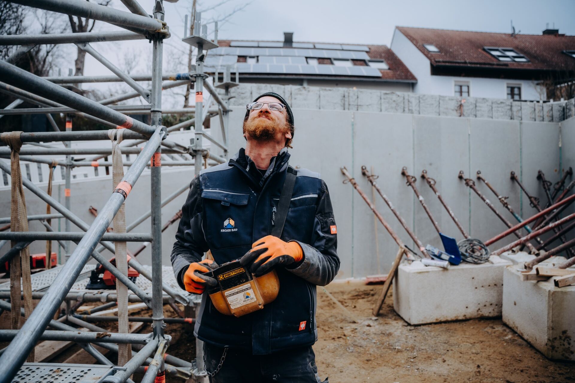 Mitarbeiter von Krojer Bau bei der Arbeit – Teamporträt 12